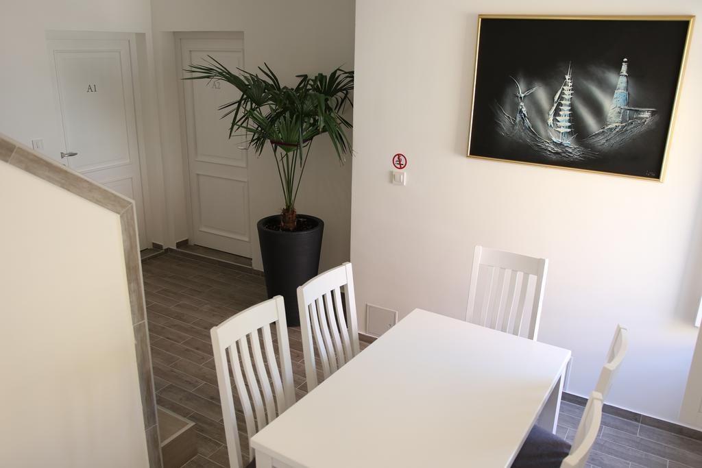 Centar Vodice Apartmani Habitación foto