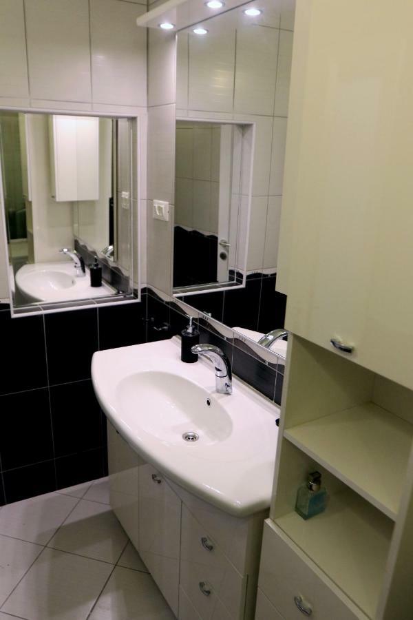 Centar Vodice Apartmani Habitación foto